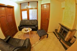 Posedenie v ubytovaní Apartamenty pokoje "MARIA"