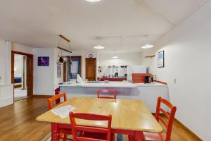 Gallery image of Inviting apartment near downtown and Acadia National Park - dog-friendly in Bar Harbor