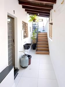 a bathroom with a sink and a toilet at Loft 2 com Ar e Garagem até 6 Pessoas Rede Urbana in Indaiatuba