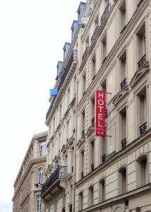 パリにあるHôtel Montana La Fayette - Paris Gare du Nordの看板付きの建物