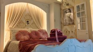 O zonă de relaxare la CALLAS bungalow by the sea in COCOland