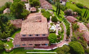 an aerial view of a large house with a yard at El Encanto Posada & Spa in Sabana Grande