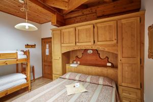 Poschodová posteľ alebo postele v izbe v ubytovaní Albergo Venezia