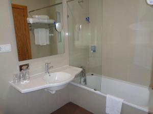 Ванна кімната в Hotel Villa De Betanzos
