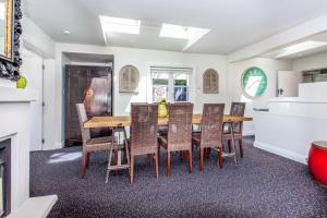 Galeriebild der Unterkunft Manea Villa - Stay Waiheke in Palm Beach + 9 Fotos