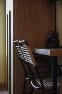 a chair sitting in front of a desk at Casale Incanto in Terracina