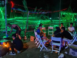Gallery image of Gil's Ryngksai Riverside Camping in Dawki +4 photos
