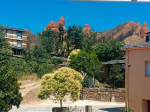 a view of the mountains from a house at casa SARMA in Las Médulas