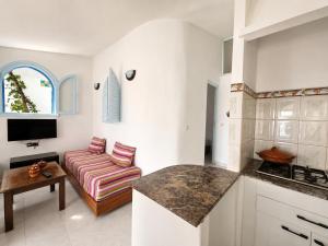Nhà bếp/bếp nhỏ tại La Planque - Appart Hôtel - Vue sur mer