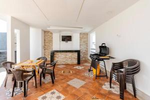 Gallery image of Penthouse con Terraza privada, Jacuzzi y BBQ in Mandinga