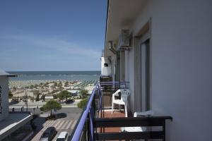 Hotel Iride & Spa tesisinde bir balkon veya teras