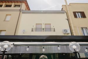 a view of a building with lights on it at Guest House Michele in Orvieto Scalo