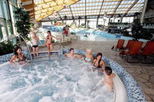 Hostia v ubytovaní Park Hotel Pruhonice