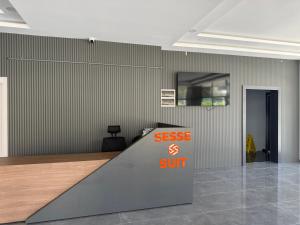 a ramp in a room with a sign that reads sense and stuff at Sesse suit in Istanbul