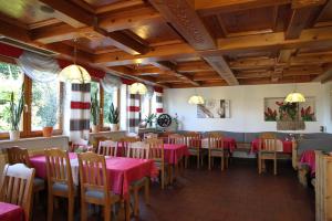 Restaurace v ubytování Gasthof-Hotel Dilger