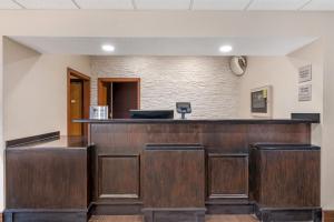 a courtroom with a wooden bar in a building at Best Western Forsyth-Decatur in Forsyth +67 photos