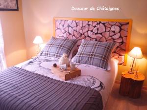 Du Coté de Lacoume tesisinde bir odada yatak veya yataklar
