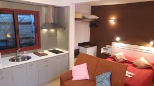 A kitchen or kitchenette at Residential Majada Apartments