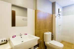 Koupelna v ubytování C Cha-Am Hotel