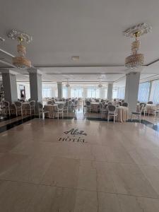 Un restaurant sau alt loc unde se poate mânca la Hotel Abi