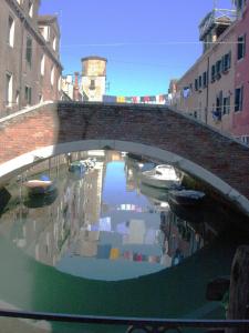 Foto dalla galleria di Appartamento vacanze Casadueottanta loc-13704 a Venezia