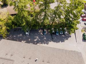 an overhead view of a parking lot with cars at The Iris Motel in Nashville