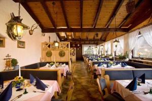 Gallery image of Landhotel Weingarten in Haibach +22 photos