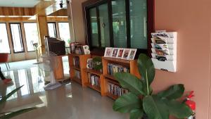 โทรทัศน์และ/หรือระบบความบันเทิงของ Juntima Place at Amphawa