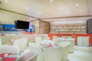 En TV eller et underholdningssystem på Tryp by Wyndham Panama Centro