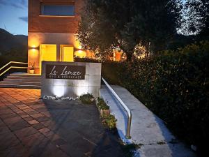 a building with a sign that says la lane international at Le Lenze in Pozzilli