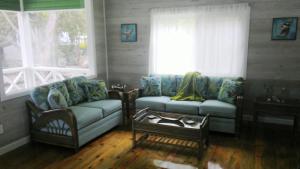 Gallery image of Serenity Beach Cottages in Utila
