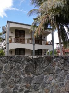 Gallery image of Welcoming villa with sea, mountain, and garden views in Coteau Raffin