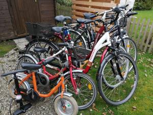 a group of bikes parked next to each other at Nordseeferienbungalow in Butjadingen