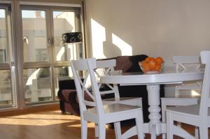 Posedenie v ubytovaní Apartamentos Cedeira