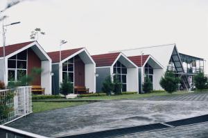 a view of the front of a building at CYB Merbabu Resort & Cafe in Kembang +4 photos