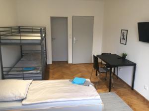 Tempat tidur susun dalam kamar di P63 City Rooms Nürnberg Center