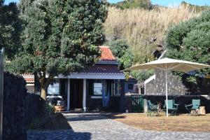Το κτήριο όπου στεγάζεται  the country house