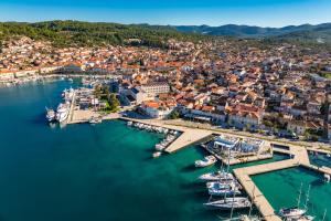 an aerial view of a harbor in a city at Studio apartman Oreb in Vela Luka