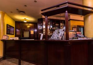 Lounge alebo bar v ubytovaní Hotel Meridijan16