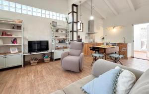 a living room with a couch and a table at Lovely Home In Abarán in Abarán