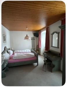 Gallery image of Hôtel de la poste in Montfaucon +28 photos