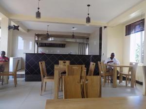 Restaurace v ubytování Remmings Hotel Kampala