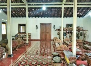 Istumisnurk majutusasutuses Omah Pitoe Yogya Homestay