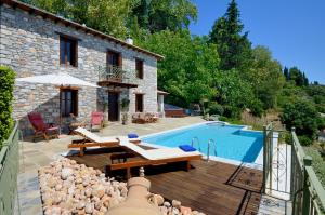 Bazén v ubytování Villa Ortansia Milies Pilion nebo v jeho okolí