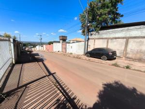 a car parked on the side of a street at Recanto do trabalho in Brasília +14 photos