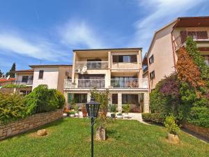 Vonkajšia záhrada v ubytovaní Apartment Damir 864