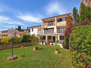 Vonkajšia záhrada v ubytovaní Apartment Damir 864