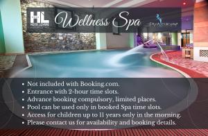 Werbung für ein Wellness-Spa mit Wasserrutsche in der Unterkunft Hotel Lovere Resort & Spa in Lovere