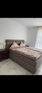 Llit o llits en una habitació de Prime Stay