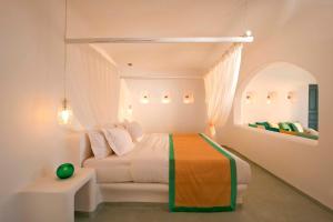 Tempat tidur dalam kamar di Absolute Bliss